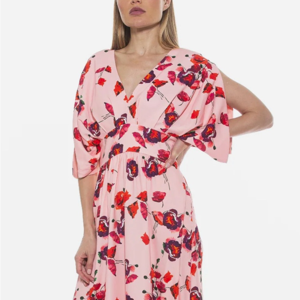 Alexia Admor - Pretty in Pink Split Sleeves Dress - Full flowy skirt